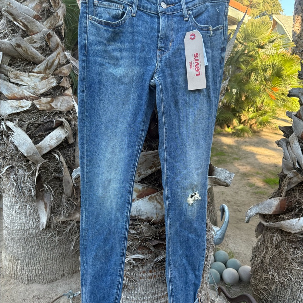 Levi's Women's Distressed Blue Skinny Jeans